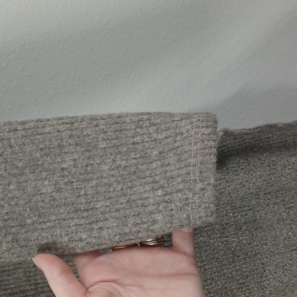 NWT Lee & Birch Taupe High Low Cowl Sweater Top Size Small - Picture 4 of 10